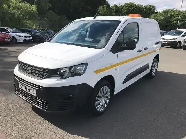 Used Peugeot Partner 2020 White MPV