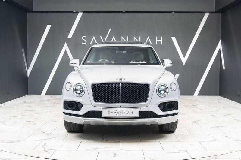 Used Bentley Bentayga 550 HP (404 kW) 2019 Grey SUV