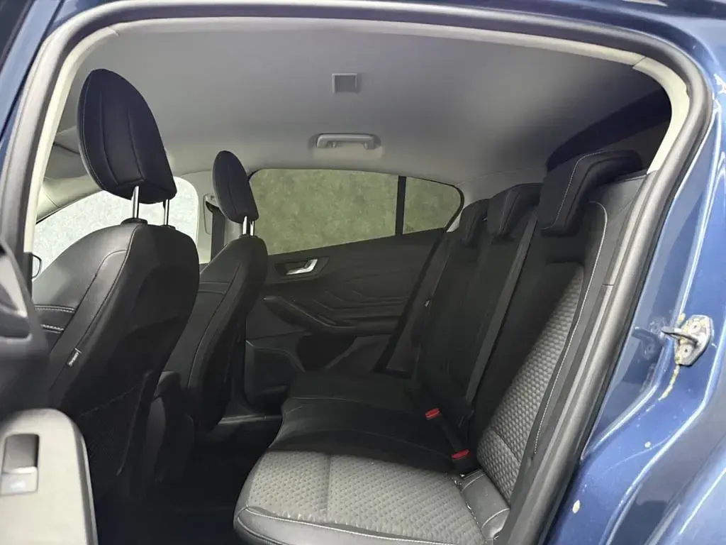Used Ford Focus Titanium X 125 HP (91 kW) 2019 Blue Hatchback