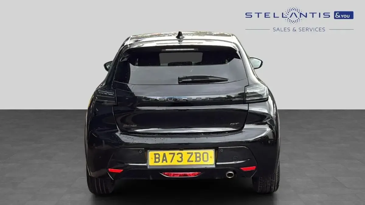 Used Peugeot 208 GT 99 HP (72 kW) 2024 Black Hatchback