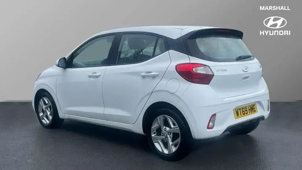 Used Hyundai i10 SE 67 HP (49 kW) 2020 White Hatchback