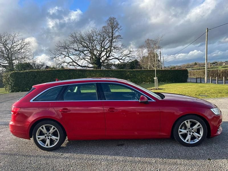 Used Audi A4 Sport 190 HP (139 kW) 2017 Red Estate
