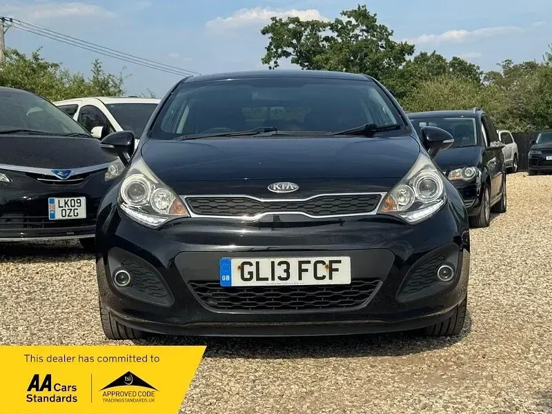 Used Kia Rio 107 HP (78 kW) 2013 Black Hatchback