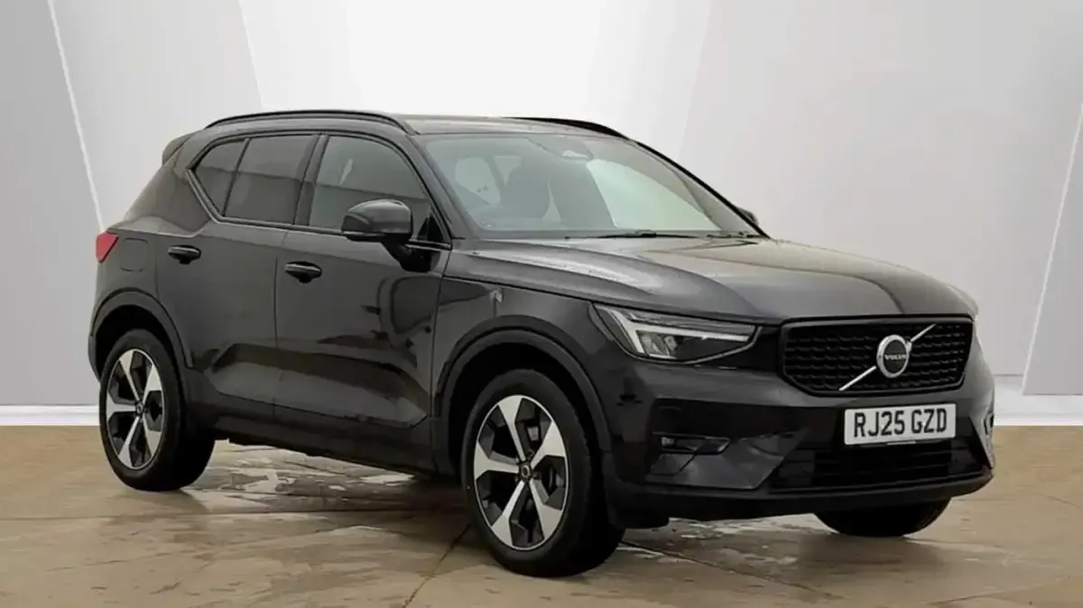 Used Volvo XC40 Plus 197 HP (144 kW) 2025 SUV