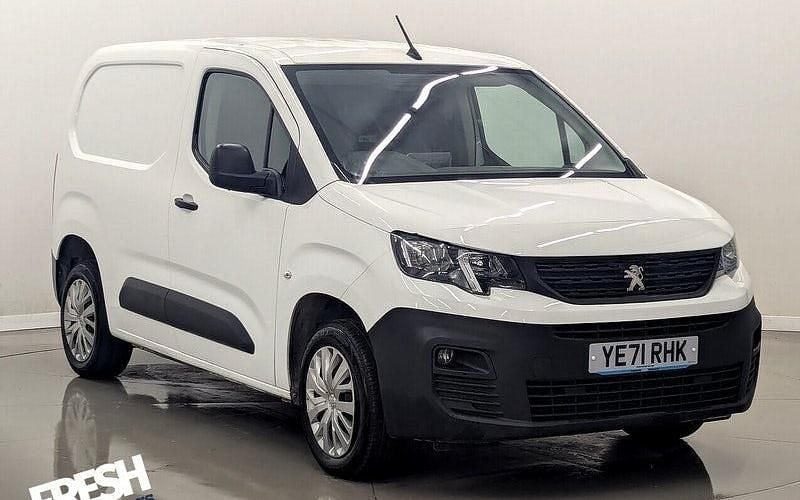 White Used 2021 Peugeot Partner Premium MPV | £7,990 (Fair price) - Image 1/4