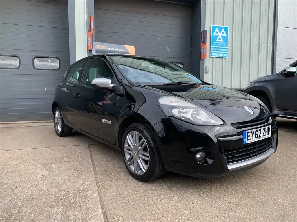 Used Renault Clio IV Dynamique 2012 Black Hatchback