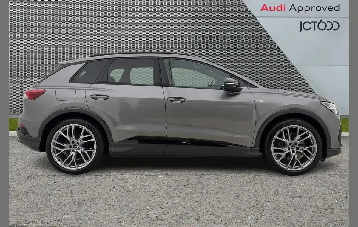 Used Audi Q4 e-tron Advanced Plus 219 kW (299 HP) 2022 Grey SUV