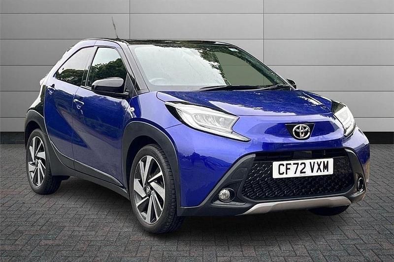 Juniper blue with black Used 2023 Toyota Aygo Hatchback | £13,895 (Fair price) - Image 1/2
