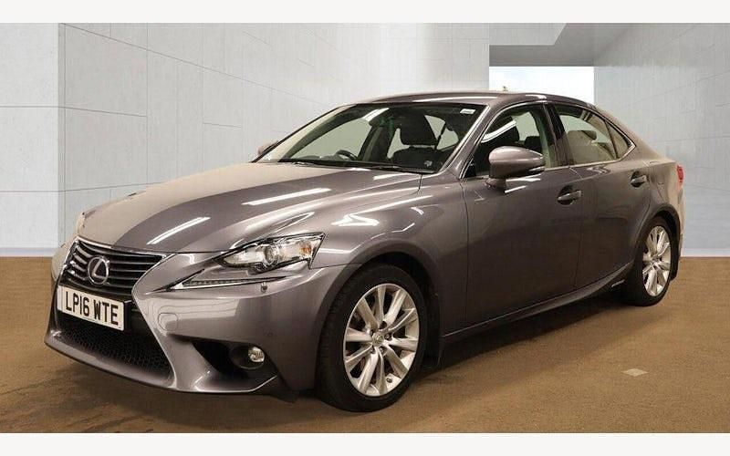 Used Lexus IS300h 223 HP (164 kW) 2018 Sedan