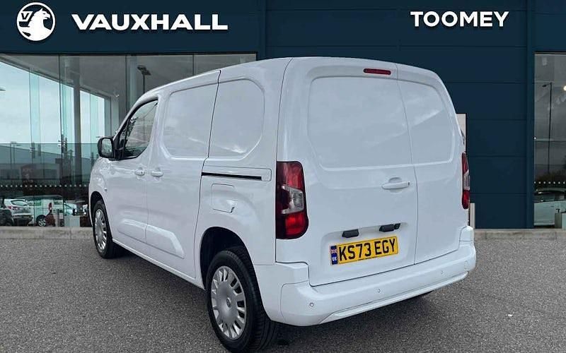 Used Vauxhall Combo S 101 HP (74 kW) 2023 White MPV