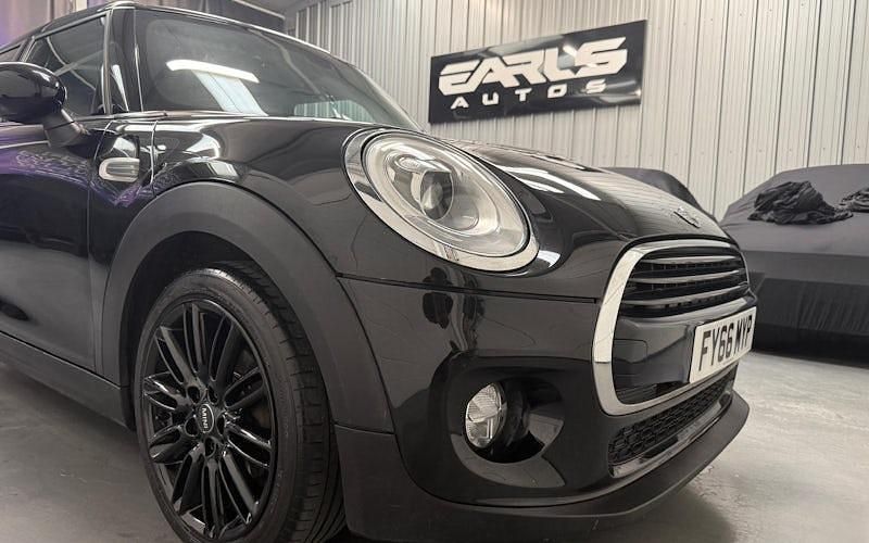 Usado Mini Cooper Hatch 136 HP (100 kW) 2016 Preto Citadino