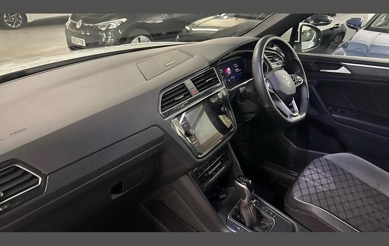 Used VW Tiguan R-line 150 HP (110 kW) 2023 White SUV