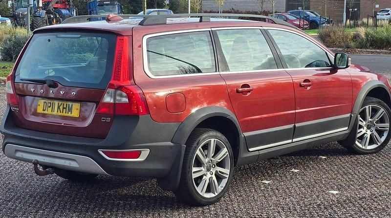 Used Volvo XC70 SE Lux 163 HP (119 kW) 2011 Red Estate