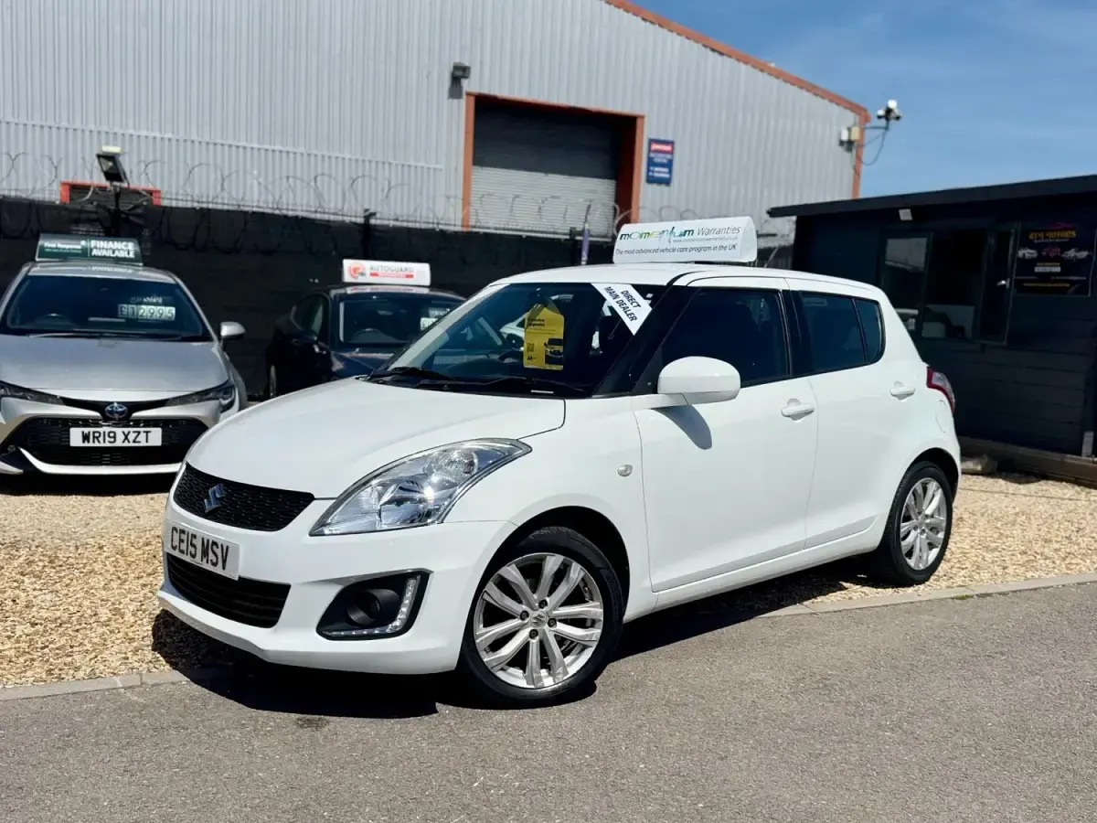 Begagnad Suzuki Swift SZ3 94 HK (69 kW) 2015 Vit Halvkombi