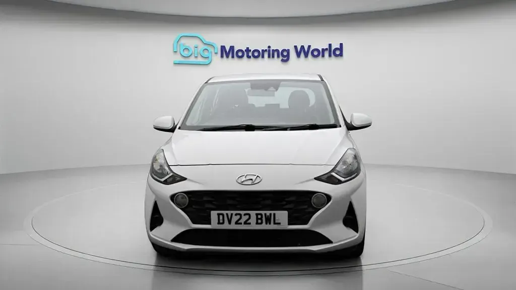 Używany Hyundai i10 SE 67 KM (49 kW) 2022 Biały Hatchback
