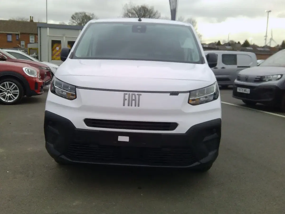 Novo Fiat Doblò 2026 Branco Monovolume