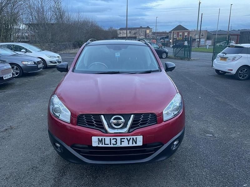 Used Nissan Qashqai 360º 117 HP (86 kW) 2013 Red SUV