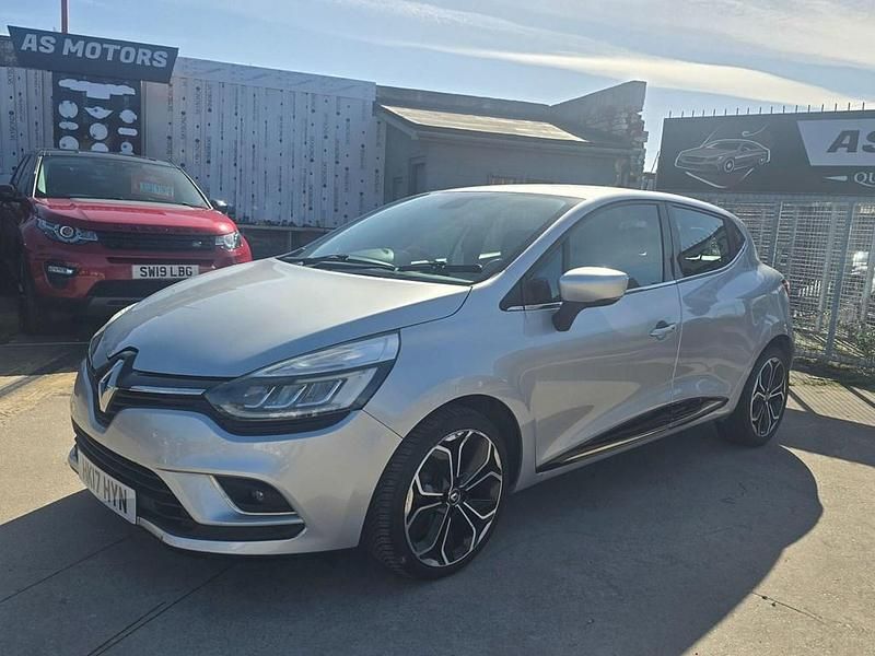 Used Renault Clio IV Dynamique 90 HP (66 kW) 2017 Silver Hatchback