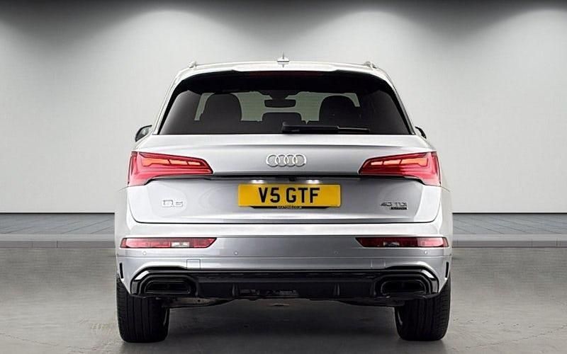 Usado Audi Q5 Design 204 CV (150 kW) 2022 Plateado SUV