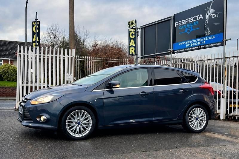 Used Ford Focus Zetec 115 HP (84 kW) 2013 Grey Hatchback