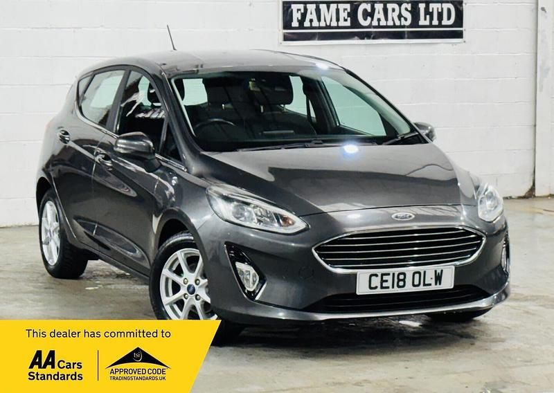 Used Ford Fiesta Zetec 100 HP (73 kW) 2018 Grey Hatchback