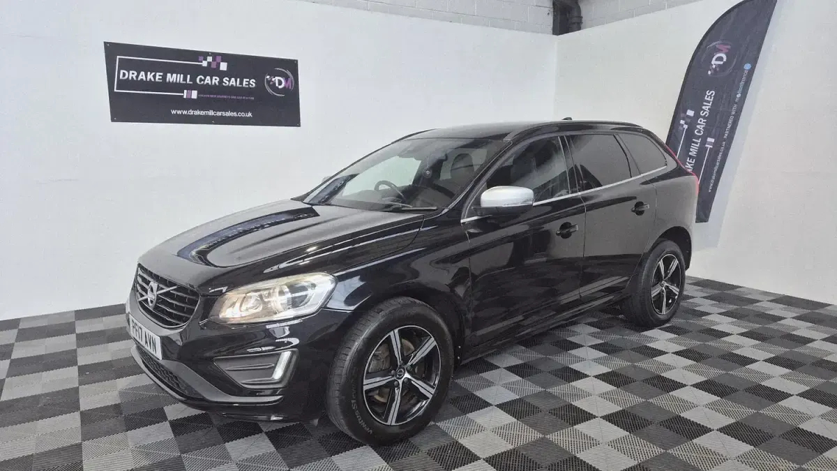 Used Volvo XC60 R-Design 190 HP (139 kW) 2017 Black SUV