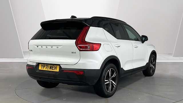 Used Volvo XC40 R-Design 194 HP (142 kW) 2022 White SUV
