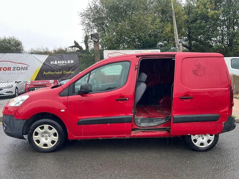 Used Peugeot Partner S 2015 Red MPV