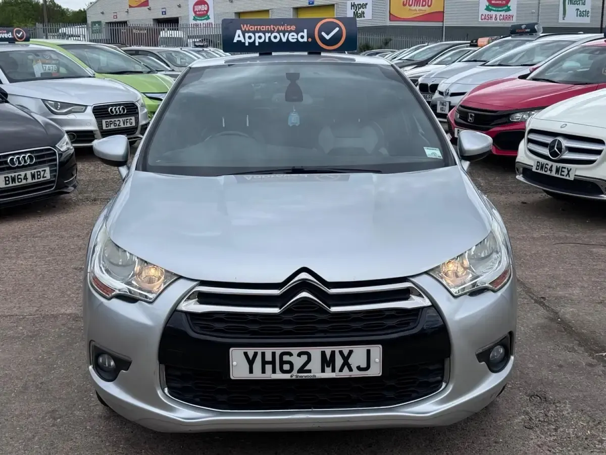 Usado Citroën DS4 Style 115 HP (84 kW) 2012 Prateado Citadino