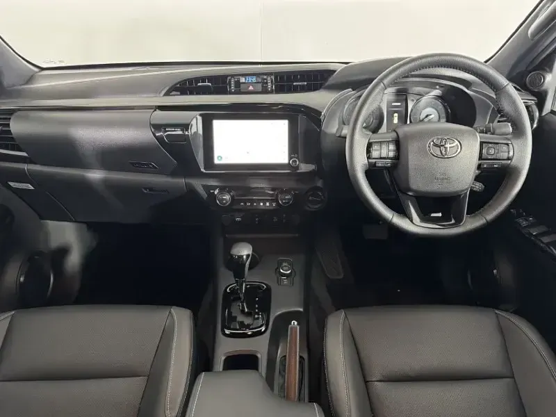 New Toyota HiLux 200 HP (147 kW) 2026 Black Pickup