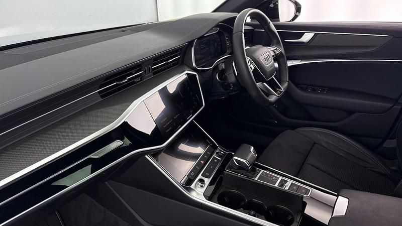 Used Audi A6 Black Edition 204 HP (150 kW) 2023 Silver Sedan