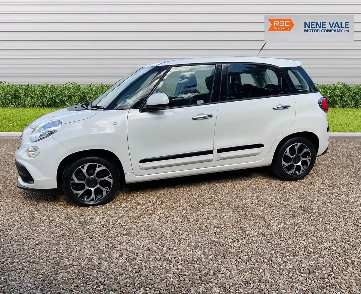 Used Fiat 500L Pop Star 95 HP (69 kW) 2017 White MPV