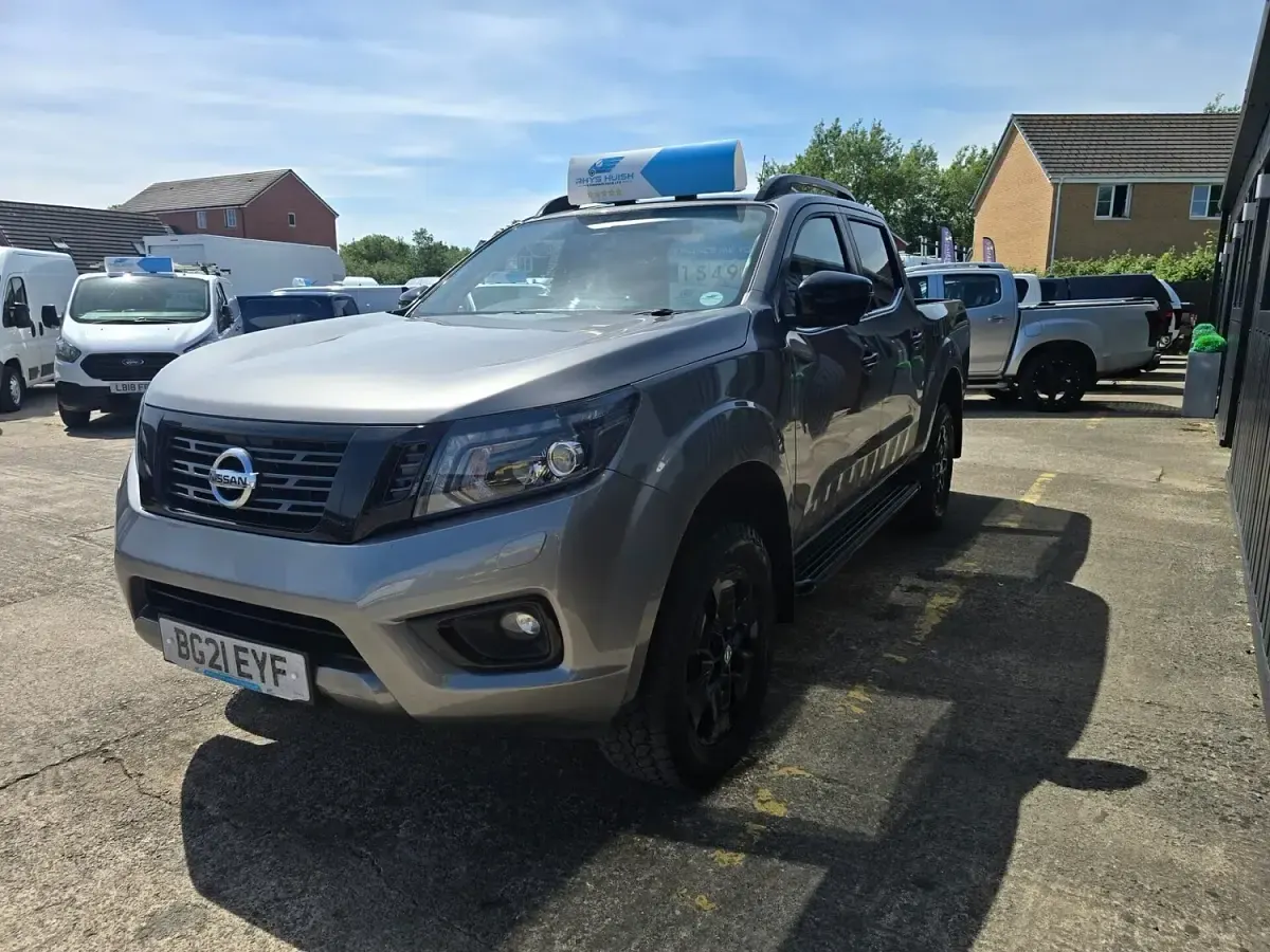 Used Nissan Navara N-Guard 190 HP (139 kW) 2021 Grey Pickup