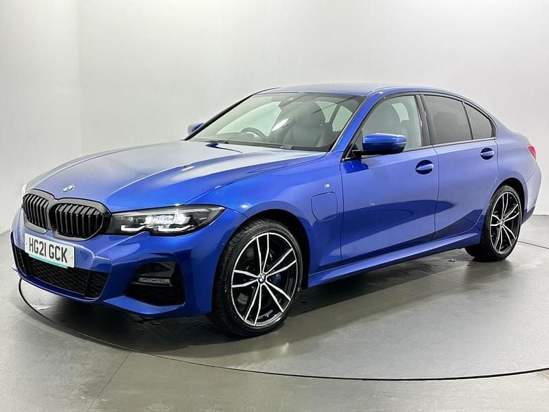Begagnad BMW 330e M Sport 292 HK (214 kW) 2021 Blå Sedan