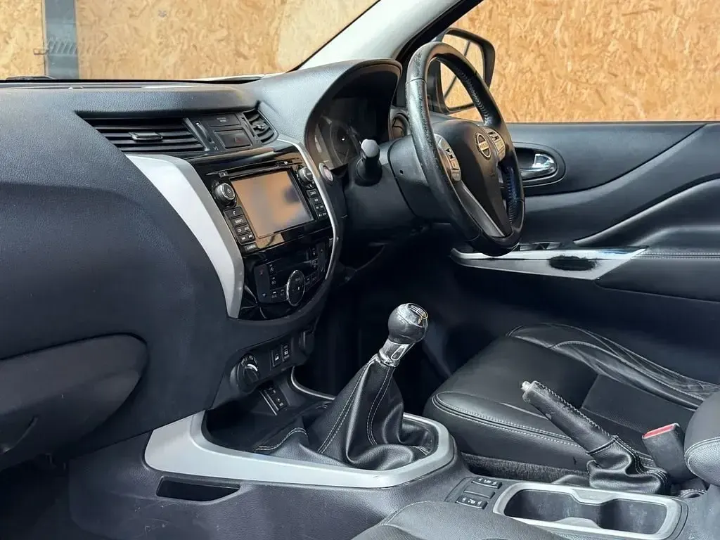Usado Nissan Navara S 190 HP (139 kW) 2018 Branco Pickup