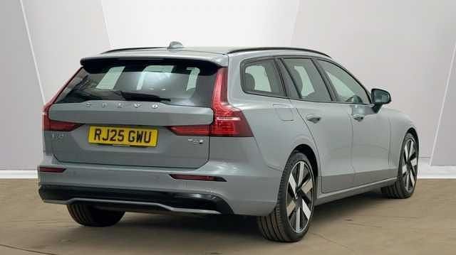 Usado Volvo V60 Plus 345 CV (253 kW) 2025 Familiar