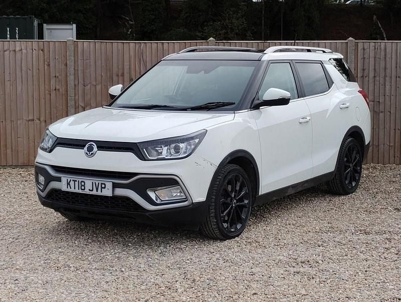 White Used 2018 Ssangyong (KGM) XLV SUV | £6,000 - Image 1/4