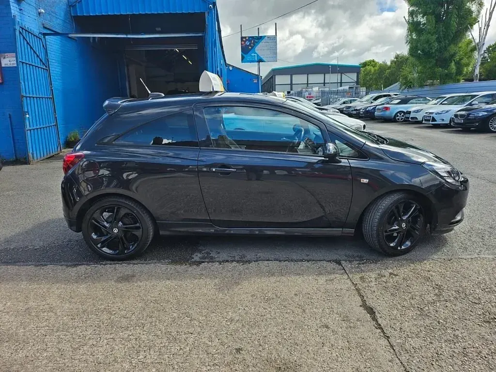 Używany Vauxhall Corsa Edition 90 KM (66 kW) 2016 Czarny Hatchback