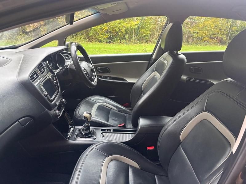 Used Kia Ceed 2015 Silver Hatchback