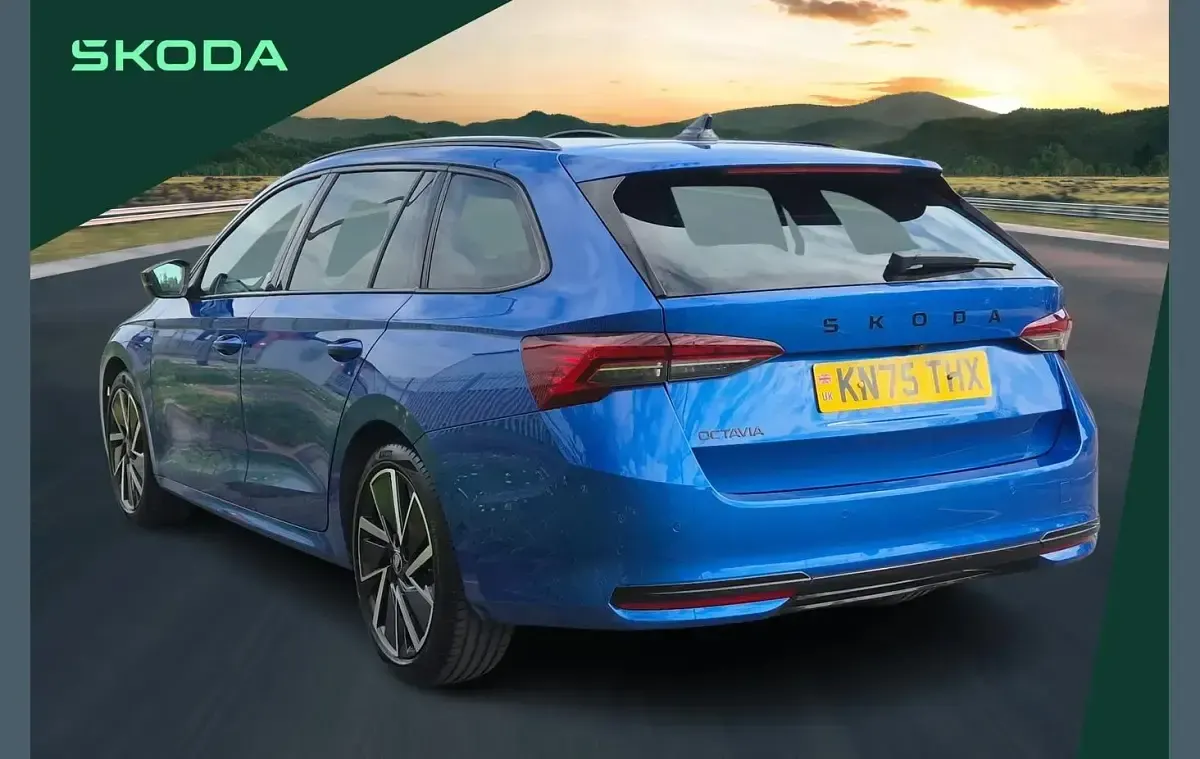 Usado Skoda Octavia SportLine 147 CV (108 kW) 2025 Azul Familiar