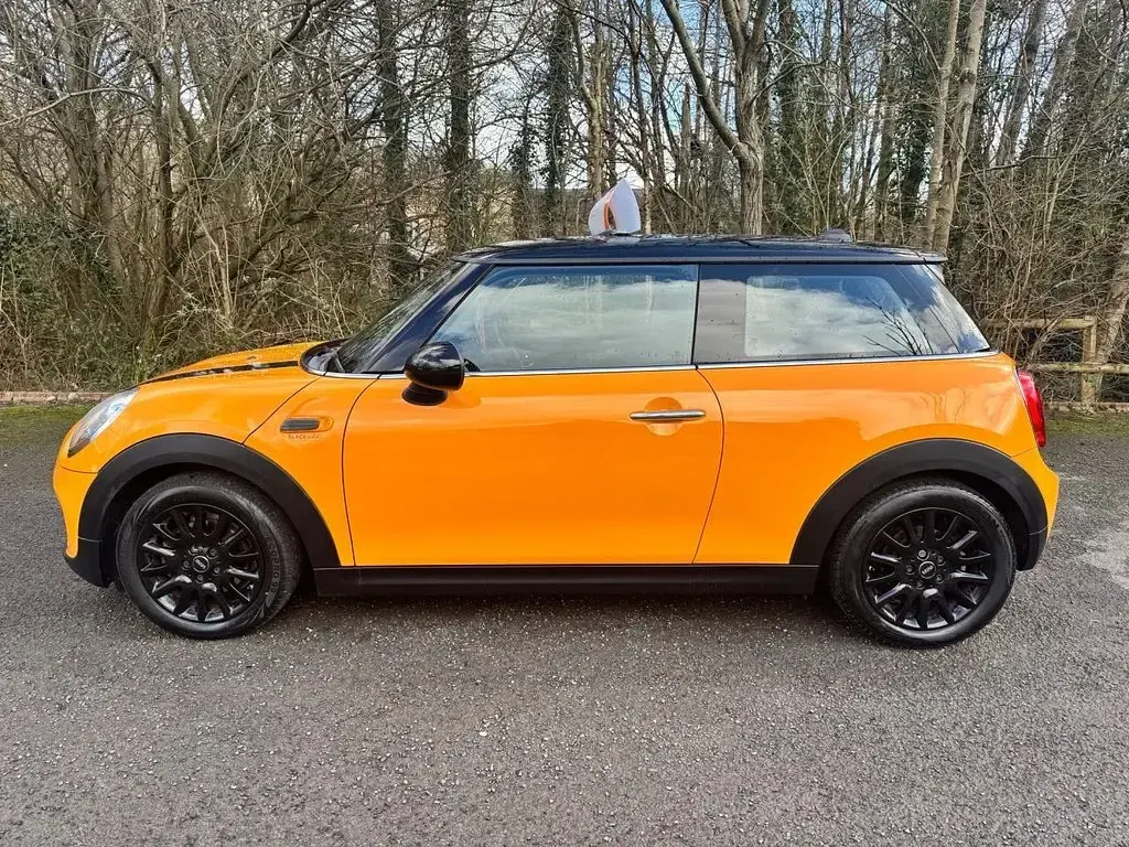Used Mini Cooper Hatch 136 HP (100 kW) 2016 Orange Hatchback