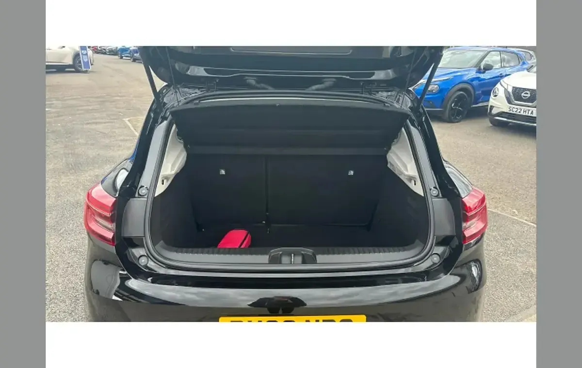 Used Renault Clio Iconic 88 HP (64 kW) 2022 Black Hatchback