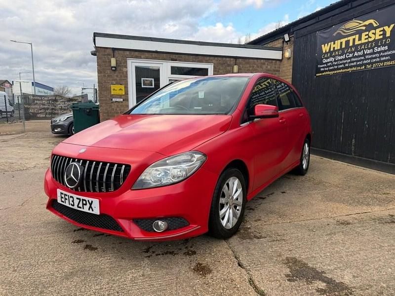 Used Mercedes B180 SE 2013 Red MPV