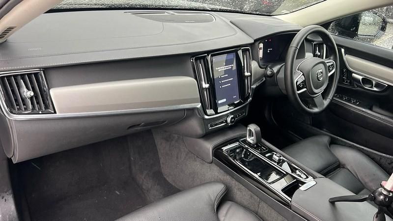 Used Volvo V90 Plus 350 HP (257 kW) 2024 Black Estate