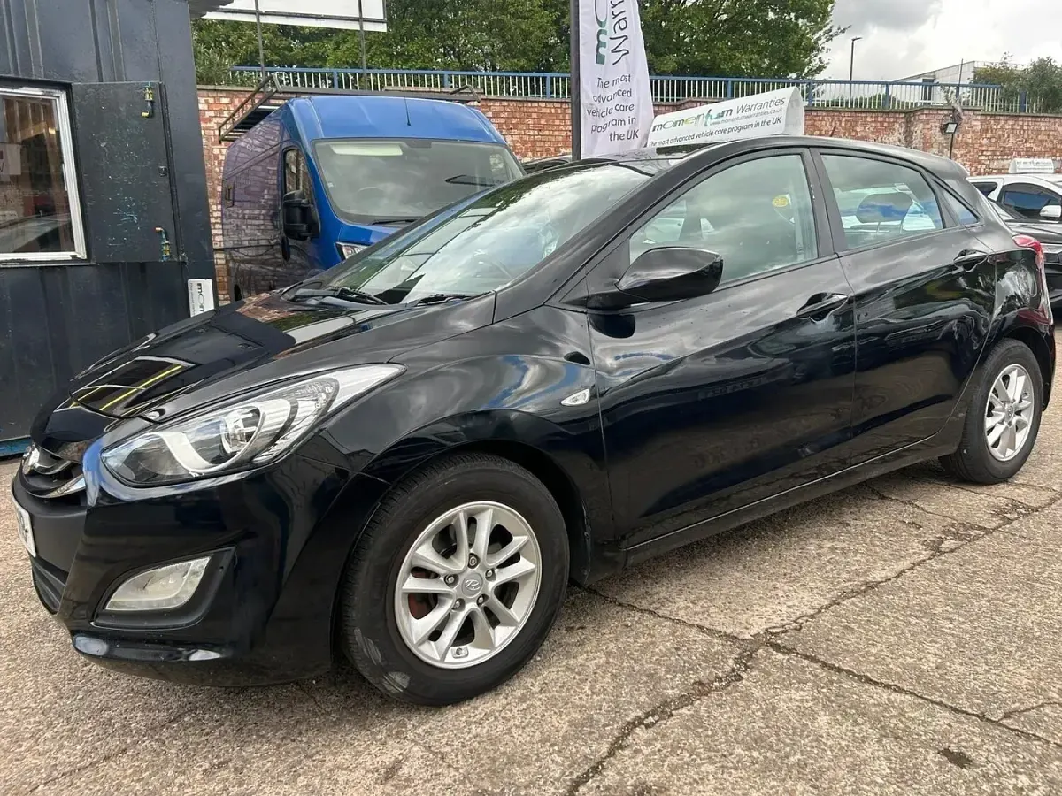 Used Hyundai i30 Active 100 HP (73 kW) 2015 Black Hatchback