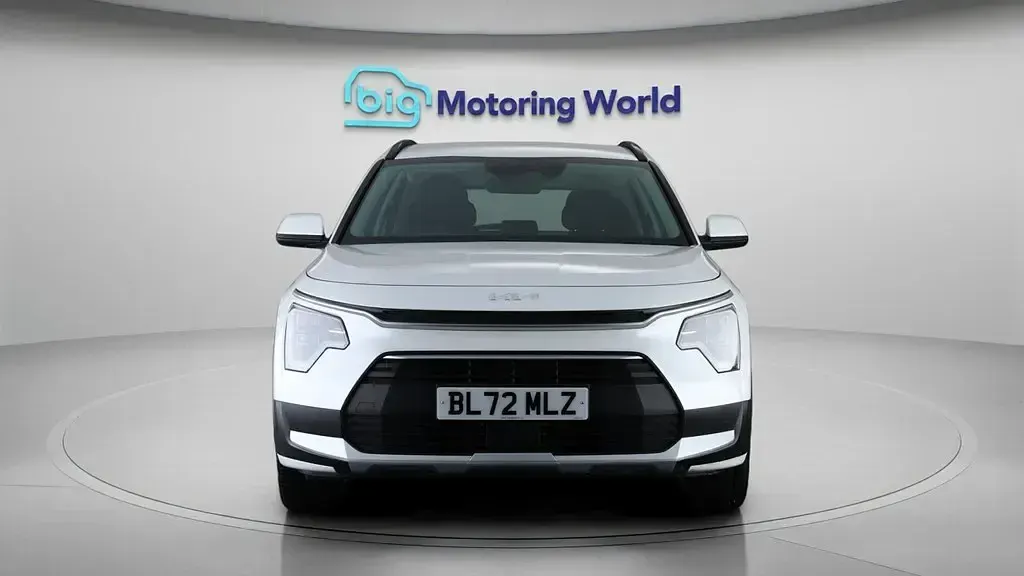 Gebraucht Kia Niro 139 PS (102 kW) 2023 Weiß SUV