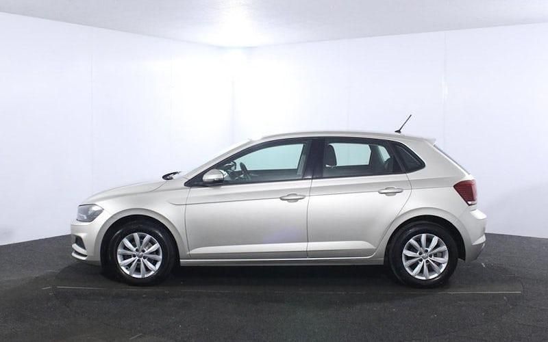 Used VW Polo SE 75 HP (55 kW) 2018 Silver Hatchback