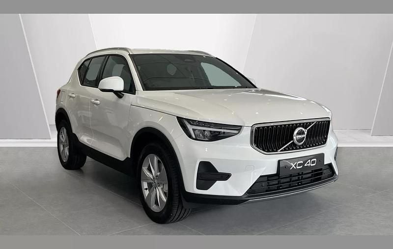 White Used 2025 Volvo XC40 Core SUV | £32,995 (A bit pricey) - Image 1/4