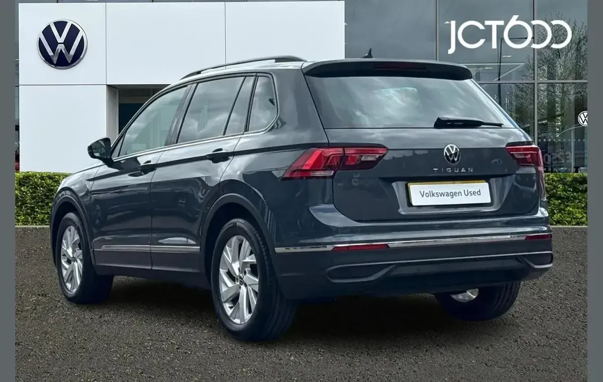 Used VW Tiguan Life 130 HP (95 kW) 2022 Grey SUV
