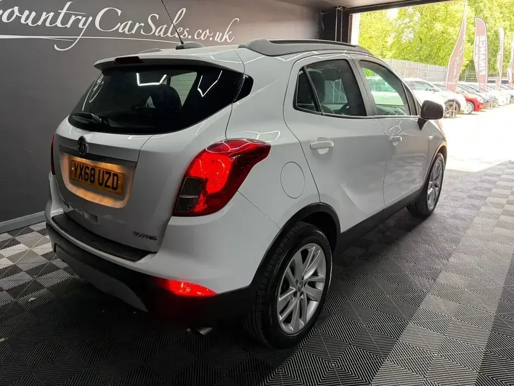 Used Vauxhall Mokka X Active 140 HP (102 kW) 2018 White SUV